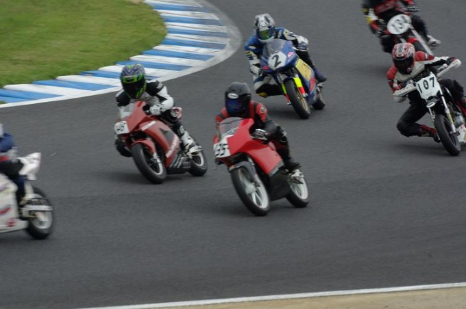 ツインリンクもてぎ | DE耐！ | 小さなBikeの大きなお祭り！2013誰でもエンジョイ耐久“DE耐！”